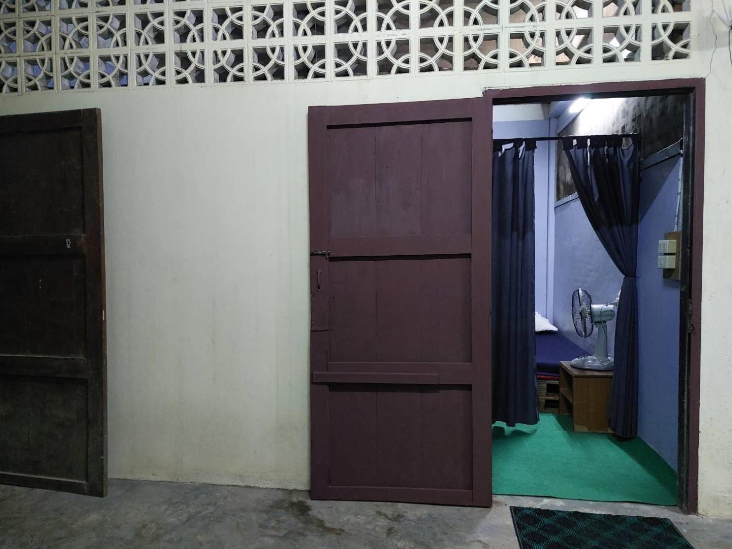 Hostelbed And Retreat Phitszanulok Kültér fotó