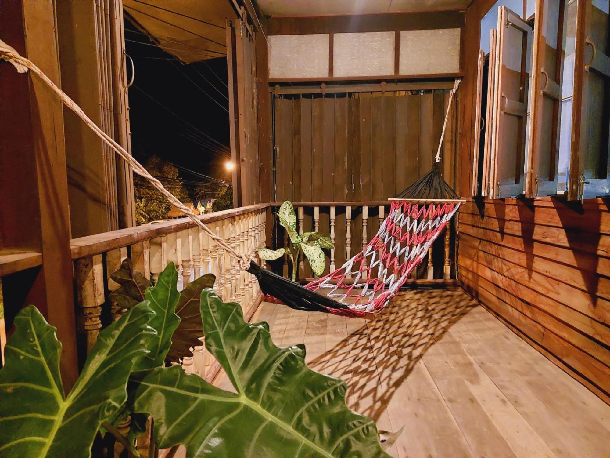 Hostelbed And Retreat Phitszanulok Kültér fotó