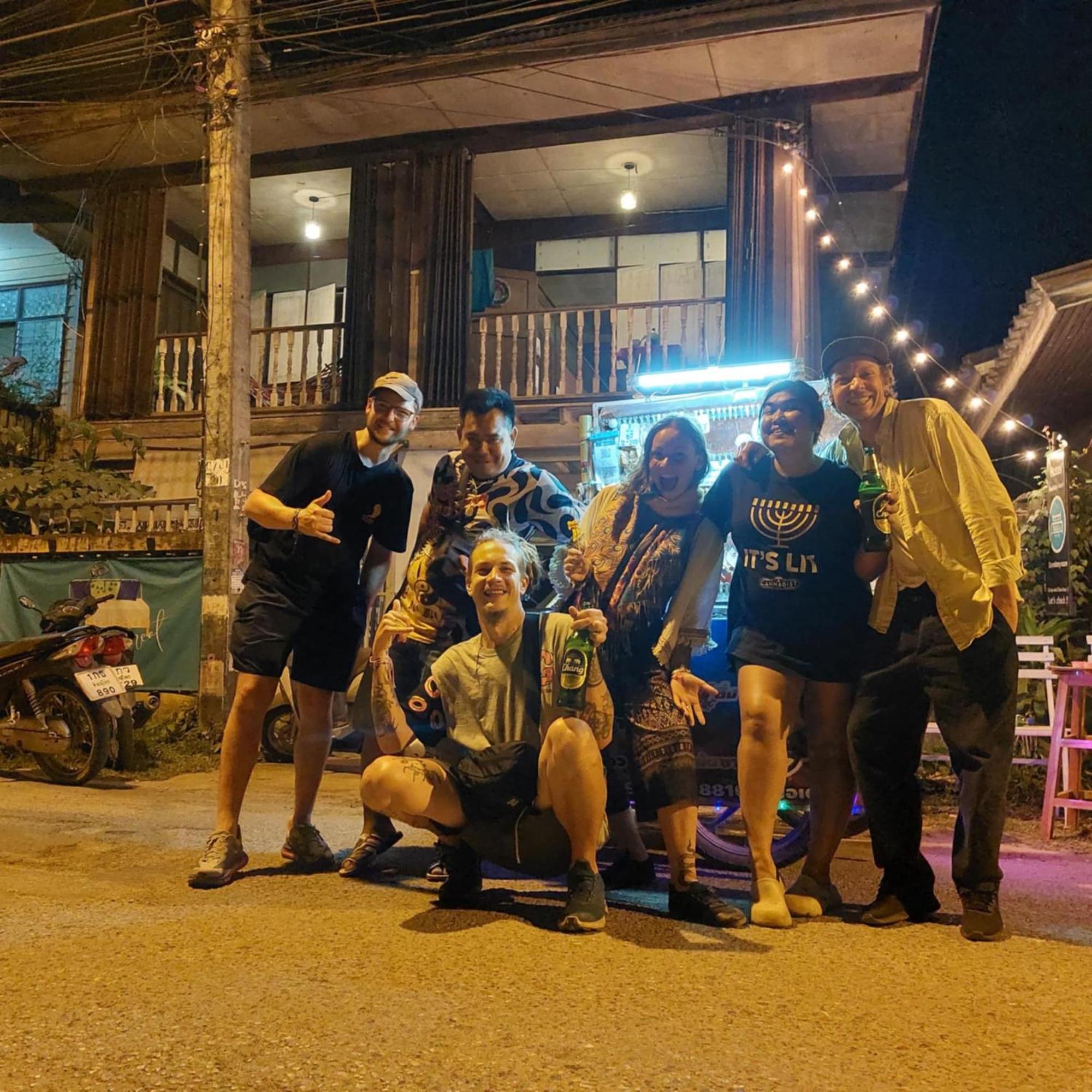 Hostelbed And Retreat Phitszanulok Kültér fotó